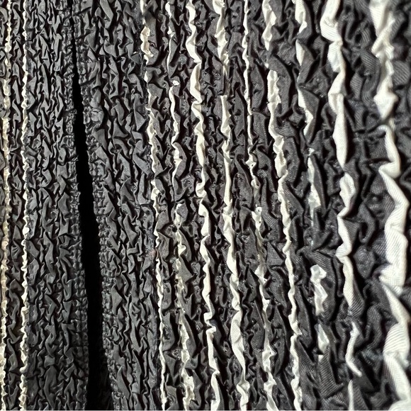 Chico's TRAVELERS COLLECTION Crushed Stripe Jacket, size 1.5 - Picture 6 of 13